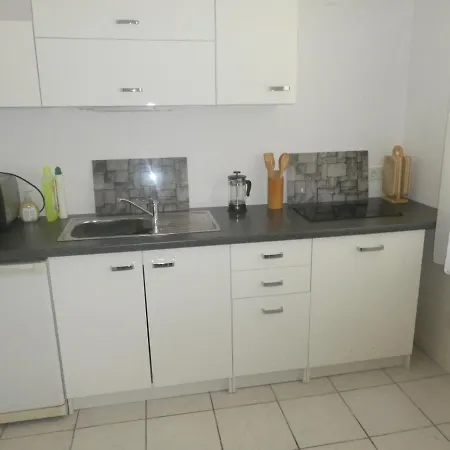 U Marii 930 谢米亚内